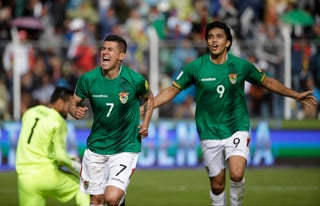 Los goles de la victoria fueron obra de Juan Carlos Arce, al minuto 31, y de Marcelo Moreno, al 52. Con este resultado el caudro boliviano llegó a diez unidades, en tanto que la 'albiceleste' se quedó con 22.
