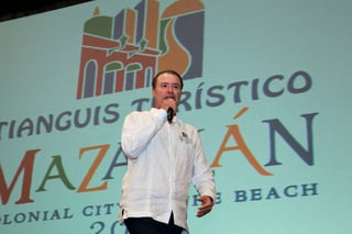 Impulso. El gobernador destacó la nueva carretera Durango-Mazatlán como un detonador.