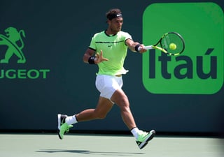 Rafael Nadal venció 6-1, 7-5 a Fabio Fognini y avanzó a su quinta final del Abierto de Miami. (AP)