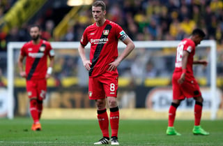 Una baja importante para el Bayer  Leverkusen, que está a sólo cuatro puntos de la zona del descenso de la Bundesliga. (EFE)