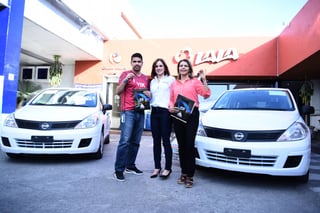 Blanca Estela García Santelices y Víctor Mario Villarreal Gloria fueron los ganadores de los autos del año. (Jesús Galindo)