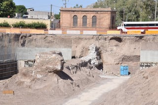 Concluye. El INAH considera que el muro de lo que fue el Canal del Coyote no es monumento histórico. Se guardará muestra. (Fernando Compeán)
