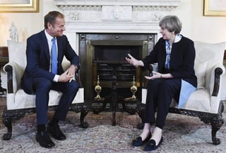 Tusk y May se entrevistaron durante casi dos horas en el despacho oficial de la primera ministra en Londres para sentar las bases de las futuras negociaciones sobre la salida británica de la UE. (EFE)