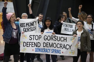 Diversas protestas se han venido realizando contra la confirmación de Gorsuch. (EFE)