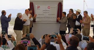 La inaguración la cual se realizó en conjunto con el gobernador Rubén Moreira Valdez, contará con 95 aerogeneradores. (TWITTER)