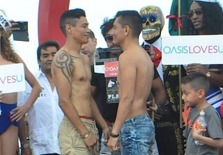 Cristian Mijares (d) se enfrentará al 'Gusano' Rojas mañana en Cancún. (Cortesía)