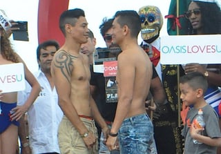 Cristian Mijares (d) y el 'Gusano' Rojas detuvieron la báscula en 59 kilogramos. (Especial)