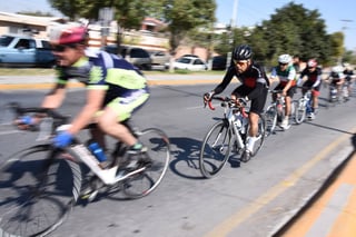 Los ciclistas laguneros han mostrado gran expectativa de cara a esta carrera que se celebrará en un circuito urbano de Torreón. (Archivo)