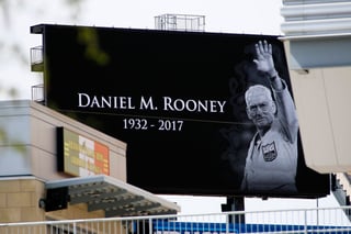 Dan Rooney ingresó al Salón de la Fama de la NFL en el 2000 y fue embajador de EU en Irlanda. (AP)