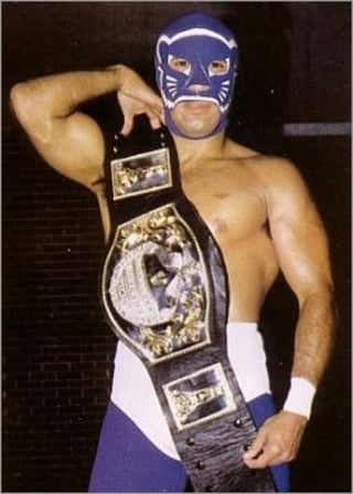 El estelar luchador lagunero fue el primer campeón de peso medio del Consejo Mundial de Lucha Libre. (Especial)