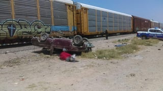 El accidente ocurrió en el crucero ferroviario del poblado Estación Viñedo, del municipio de Gómez Palacio, Durango. (EL SIGLO DE TORREÓN)