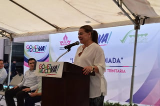 Programa. La alcaldesa Leticia Herrera Ale puso en marcha el programa de entrega de leche gratuita y subsidiada. (MA. ELENA HOLGUÍN)