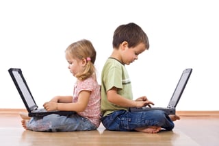 Niños. De acuerdo al Inegi, casi el 70 %  de la población de seis a 17 años se conectan a Internet a través de un dispositivo. 