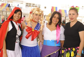 Misses Doris, Damiana, Mayte y Marisol.
