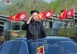 El Ministerio norcoreano del Exterior acusó al gobierno estadounidense de elevar la tensión en la península coreana y reiteró que Corea del Norte está 'plenamente preparada' para responder a cualquier acción militar de Estados Unidos.