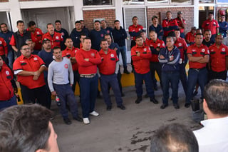 Inconformidades. Los bomberos de Torreón siguen inconformes con el titular de Protección Civil  Alberto Porragas por la falta de apoyo. Quieren la destitución del comandante Salvador Zamora. (Fernando Compeán)