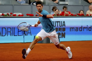 Novak Djokovic entrenó ayer para el Masters de Madrid. (EFE)