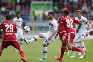Con el empate, Bayer Leverkusen llegó a 37 unidades y se mantiene en el lugar 12 de la clasificación. (Cortesía)