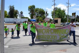  Marchan. Familia de Emily Zoe organiza Marcha Cannábica en Torreón.