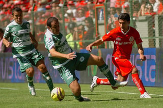 En el Apertura 2008, Cuauhtémoc Blanco reforzó al equipo lagunero en la liguilla. (ARCHIVO)