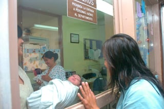Prevención. Para cuidar la salud de la madre y el bebé piden estricto control prenatal. (ARCHIVO)