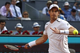 El tenista escocés Andy Murray, durante el partido disputado contra el rumano Marius Copil, en el torneo Mutua Madrid Open. (EFE)