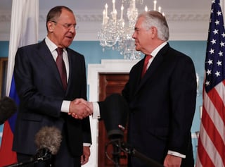 Tillerson y Lavrov hablarán hoy, entre otros asuntos, sobre 'la necesidad de detener la violencia en el este de Ucrania' y de los esfuerzos para 'sentar las bases para un arreglo político' del conflicto en Siria. (AP)