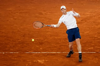 El tenista británico Andy Murray quedó fuera del Abierto de Madrid, al perder ante el croata Borna Coric. (AP)