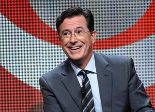 Colbert eclipsó a Jimmy Fallon de NBC e hizo de 'Late Show' el programa más visto de la televisión nocturna justo después de la investidura de Trump. (ARCHIVO)