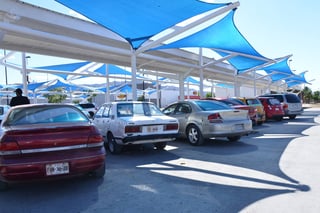 Prevención. Autoridades piden a ciudadanos dejar bien asegurados sus vehículos estacionados para evitar que los roben. (Fernando Compeán)