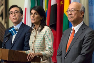 Conferencia. Haley estuvo acompañada por los representantes en la ONU de Japón y Corea del Sur. 