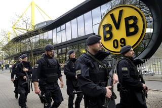 Las medidas de seguridad en torno al Borussia Dortmund aumentaron después del ataque en abril. (Archivo)