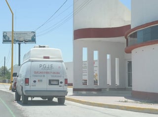 El cadáver del hombre fue trasladado a las instalaciones del Semefo de Torreón, para la práctica de la necropsia de rigor. (ARCHIVO)