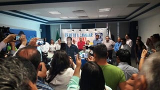 Fue durante esta mañana que el líder Nacional del PAN, Ricardo Anaya, y el candidato, Guillermo Anaya, fueron interrumpidos en rueda de prensa por Esquivel Sánchez. (EL SIGLO DE TORREÓN)