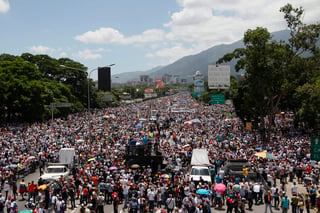 Protestas. Miles de personas inundaron las calles de Caracas y de otras ciudades venezolanas. Apoyo. También hubo manifestaciones de respaldo a Maduro.