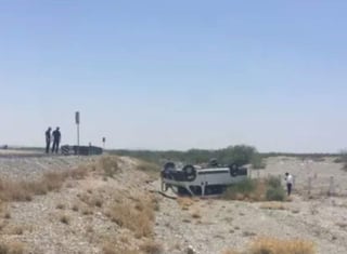El accidente ocurrió en la carretera Torreón-Saltillo. (CORTESÍA)