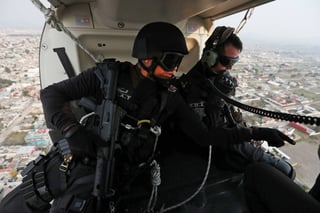 Operativo. Las autoridades estatales y federales vigilan Puebla desde las alturas para atrapar a los ladrones de combustibles.