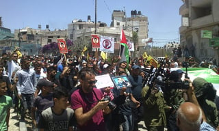 Las protestas han sido convocadas por el Comité Nacional de Apoyo a los Presos palestinos en huelga de hambre y por las facciones políticas como parte de los actos de solidaridad que se vienen repitiendo desde que el 17 de abril cientos de reos en cárceles israelíes iniciaran un ayuno indefinido. (EFE)