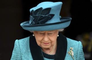 Isabel II remarcó que 'todo el país ha sido sacudido' por la muerte y las heridas provocadas en Manchester anoche por el ataque terrorista, cuando 'tantas personas, adultos y niños, estaban disfrutando de un concierto'. (ARCHIVO)