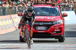 Nairo Quintana llegó en tercer lugar en la etapa 16. Quintana reduce la ventaja de Dumoulin