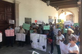 Exigencia. A la sede del Congreso arribó un grupo de personas proveniente de Nuevo Ideal para exigir la liberación de Alifonso.