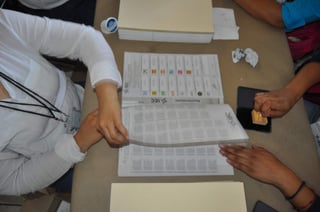El Código Electoral indica que el voto será válido cuando se establezca una marca sobre el recuadro donde aparezca el nombre del candidato y partido. (ARCHIVO)