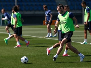 Gareth Bale (d) y Dani Carvajal ya están disponibles para disputar el próximo tres de junio la final de la Champions. Gareth Bale y Dani Carvajal entrenan a máxima intensidad