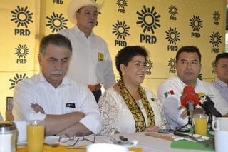 El exlíder del PRD se encuentra de visita en Torreón en apoyo a los cierres de campaña de Mary Telma Guajardo, candidata a la gubernatura y Carlos Centeno, candidato a la alcaldía por el partido del Sol Azteca. (EL SIGLO DE TORREÓN)