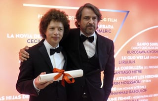 “Me honra ser otra vez el portavoz de buenas noticias de la celebración del cine mexicano en Cannes”, añadió el director de “Las hijas de Abril” desde el escenario. (EFE)