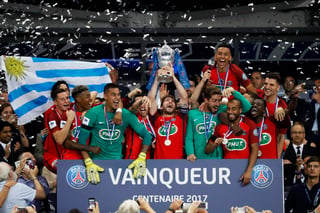 Gracias a un autogol de Issa Cissokho en tiempo de reposición, el PSG derrotó 1-0 al Angers para ganar la Copa de Francia. PSG gana la Copa en el último minuto