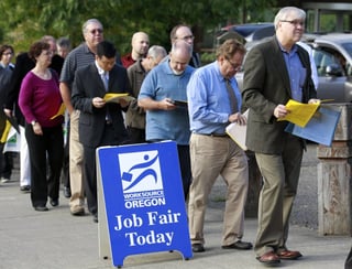 Empleo. Se proyecta que la tasa de desocupación se mantendrá en 4.4 por ciento y que los salarios aumentaron 0.2 por ciento.