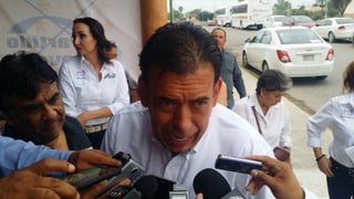Humberto Moreira denunció las acciones de represión implementadas por el Gobierno del Estado a los beneficiarios de programas sociales y espera que el actual gobernador, su hermano, saque las manos de la elección.