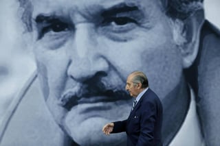 Grande. El poeta mexicano Eduardo Lizalde llega a recibir el Premio Internacional Carlos Fuentes. (CORTESÍA)
