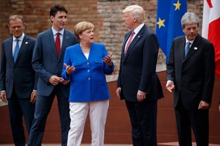 Respuesta. Trump hizo sus comentarios después de que Merkel expresara su desconfianza hacia E.U y Reino Unido. 